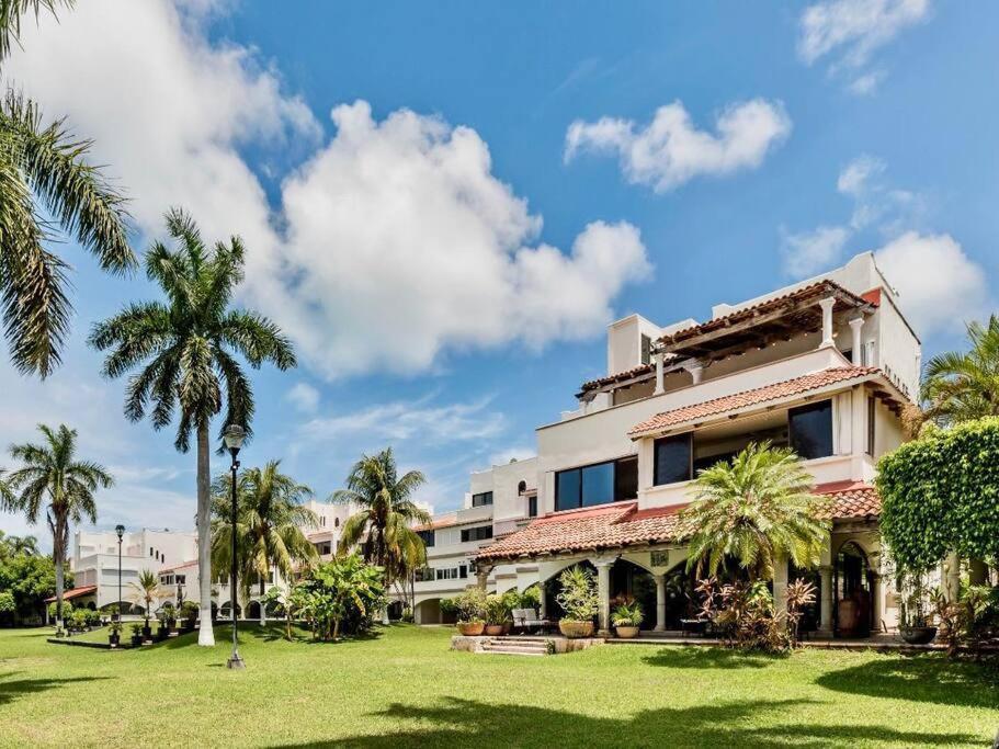 Elegant Lagoon Front Villa By Casa Paraiso Cancún Kültér fotó