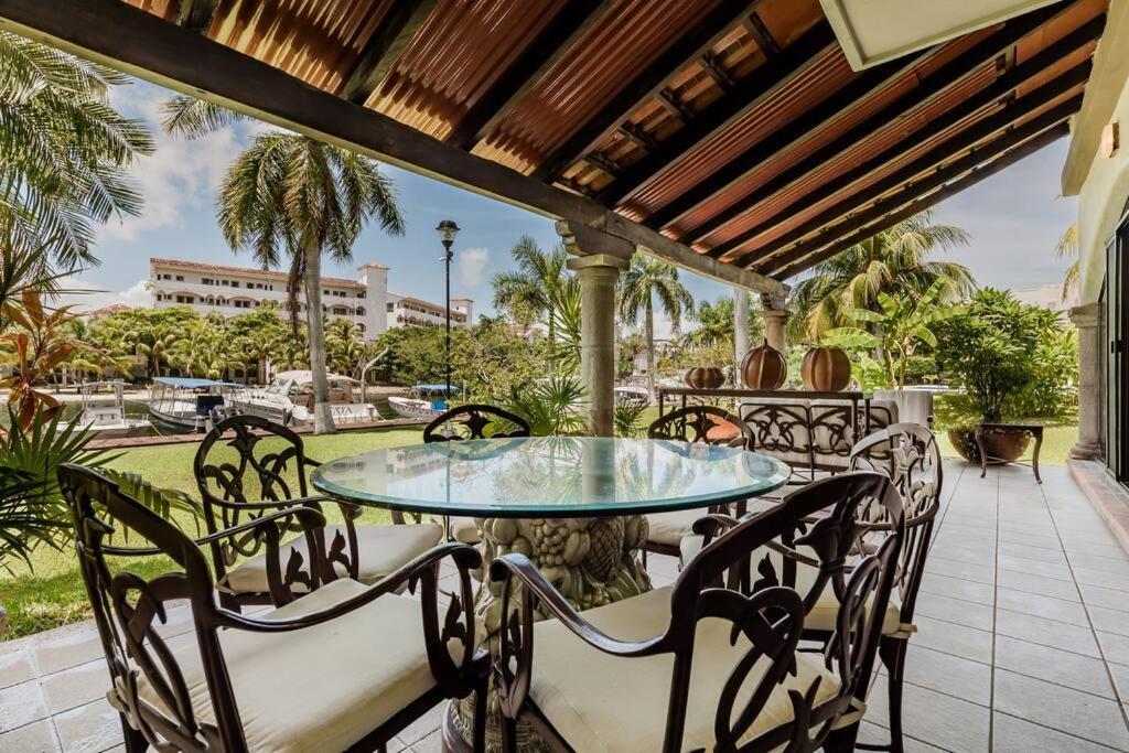 Elegant Lagoon Front Villa By Casa Paraiso Cancún Kültér fotó