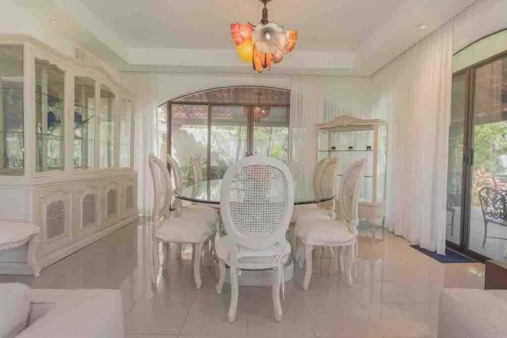 Elegant Lagoon Front Villa By Casa Paraiso Cancún Kültér fotó